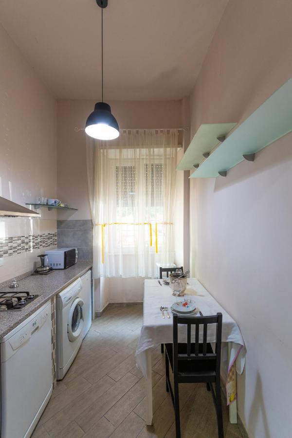 Vercelli Guest House Near San Giovanni Рим Екстер'єр фото