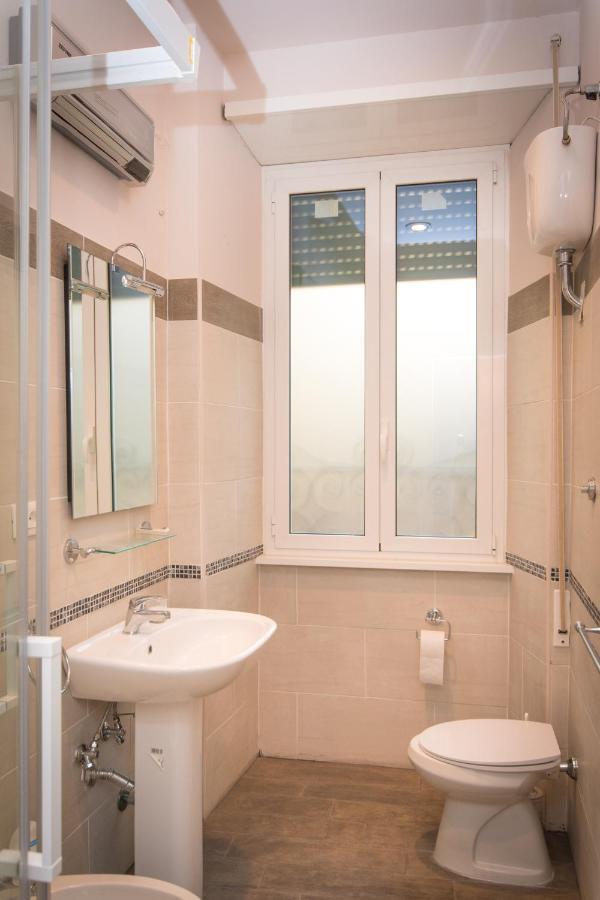 Vercelli Guest House Near San Giovanni Рим Екстер'єр фото
