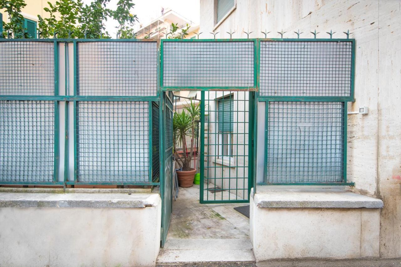 Vercelli Guest House Near San Giovanni Рим Екстер'єр фото