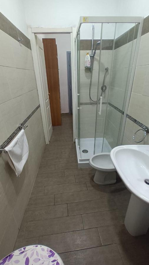 Vercelli Guest House Near San Giovanni Рим Екстер'єр фото